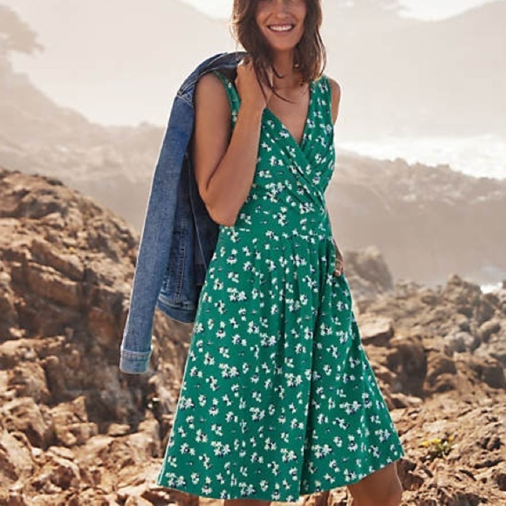 Lands’ End Fit & Flare Floral Dress Green White Size M Petite